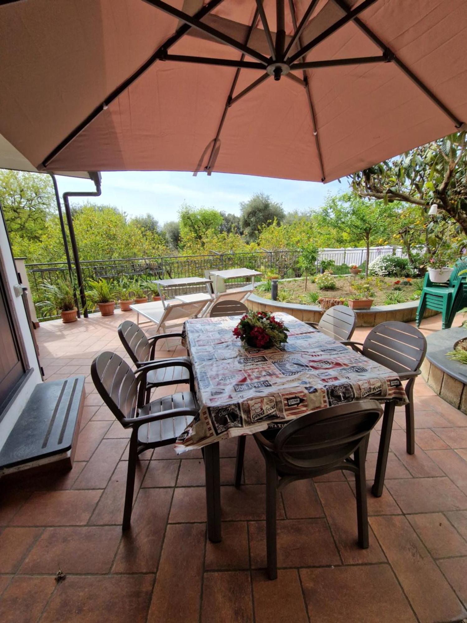 Il Giardino Dei Gigli Apartment Meta Ngoại thất bức ảnh
